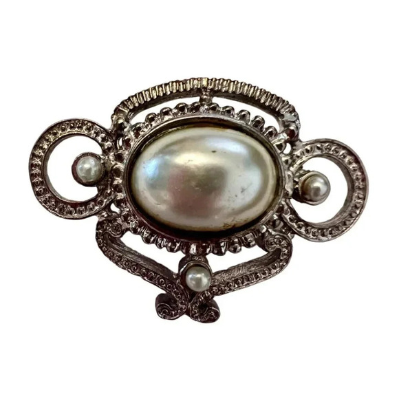 Vintage Jewelry - Vintage 60s-70s Faux Pearl Statement Orante Brooch Pin Silver Tone